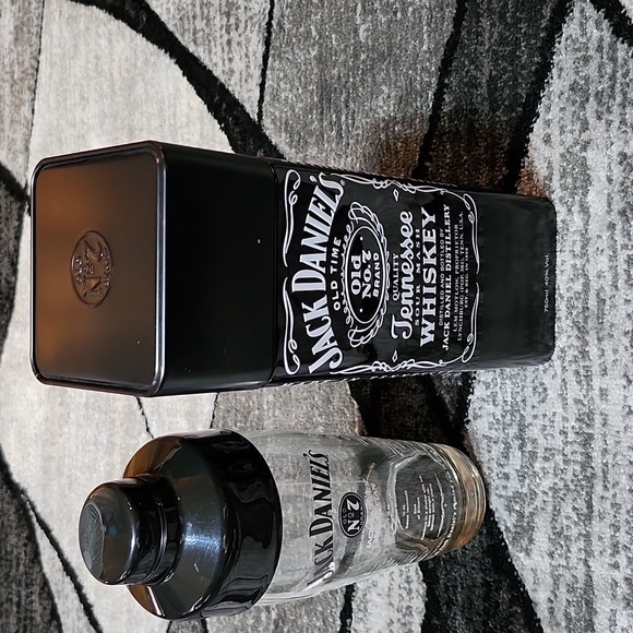 JACK DANIELS OLD NO. 7 2009 TIN 2007 BARREL FLASK GLASS COCKTAIL SHAKER BUNDLE - Picture 7 of 16